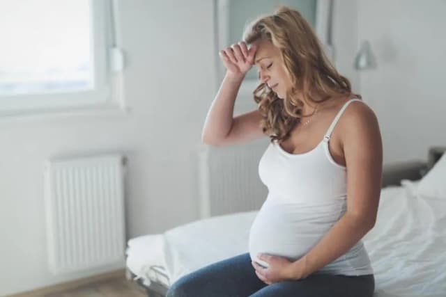 Jak przetrwać ciążę z nerwicą - skuteczne metody na lęk i stres Jak przetrwać ciążę z nerwicą - skuteczne metody na lęk i stres