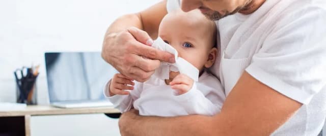 Skuteczne leki na katar u niemowlaka - co podać, aby ulżyć? Skuteczne leki na katar u niemowlaka - co podać, aby ulżyć?